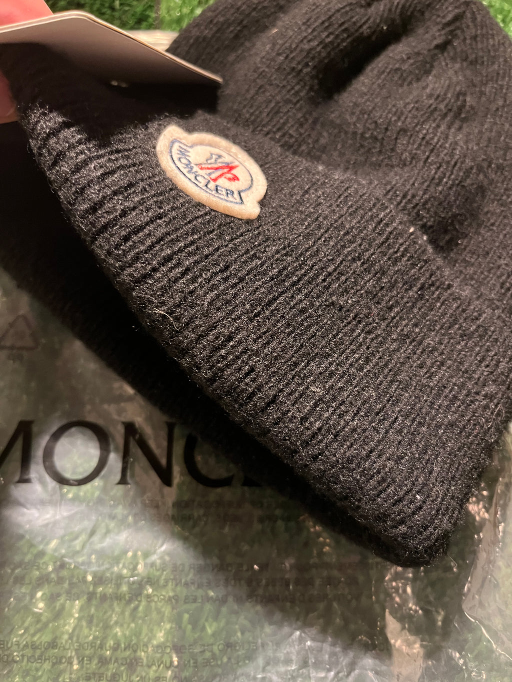 Moncler sapka egy méret