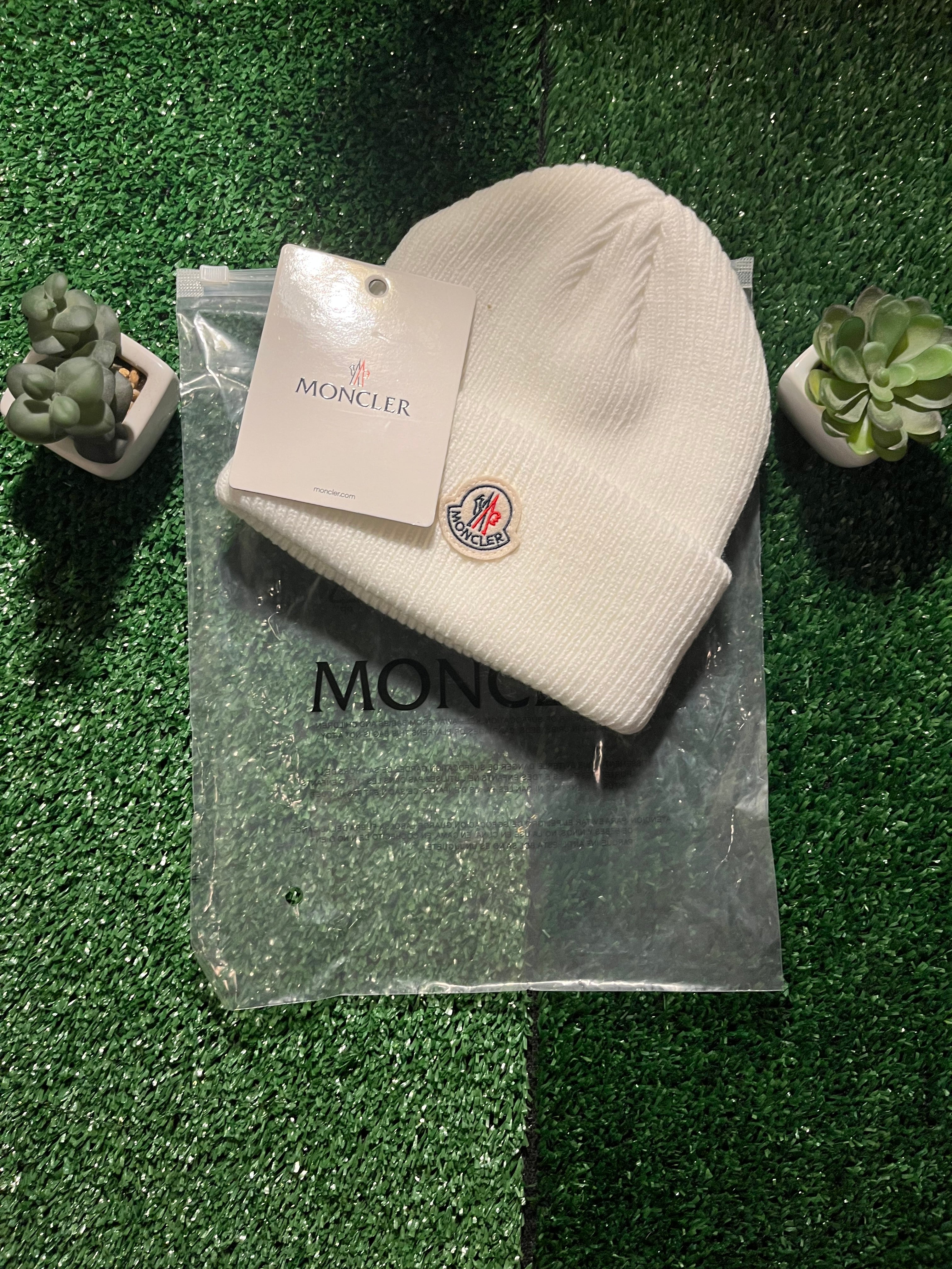 Moncler beanie one size