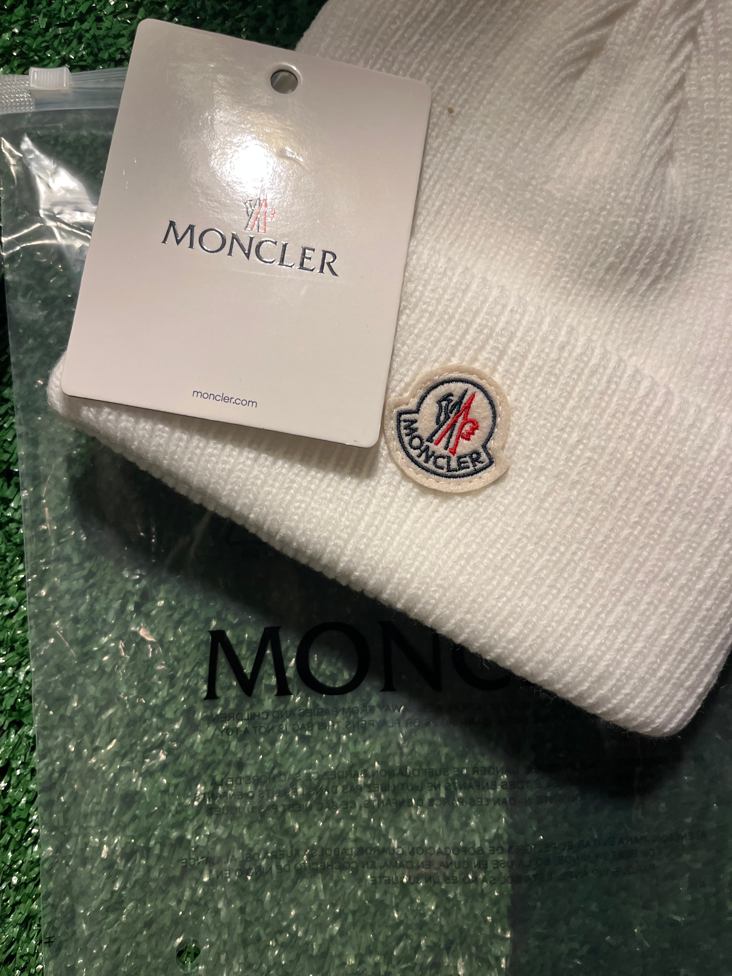 Moncler beanie one size